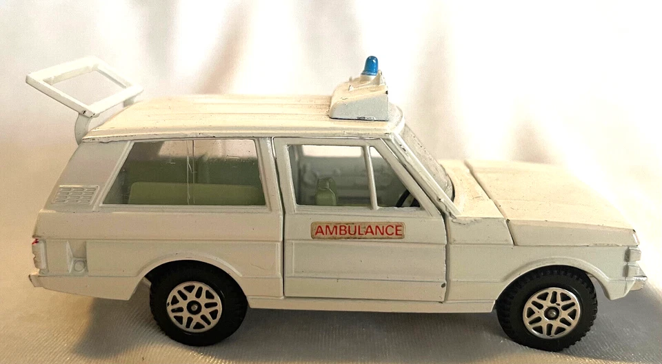 Vintage 1976 Dinky Toys 268 Ambulance Range Rover - Image 3 of 4