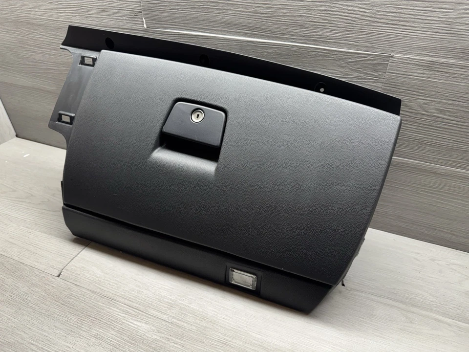 06-13 Volvo C70 Salpicadero Delantero Salpicadero Guantera Compartimento de Almacenamiento Cubierta Fabricante Original Foto 3 de 4