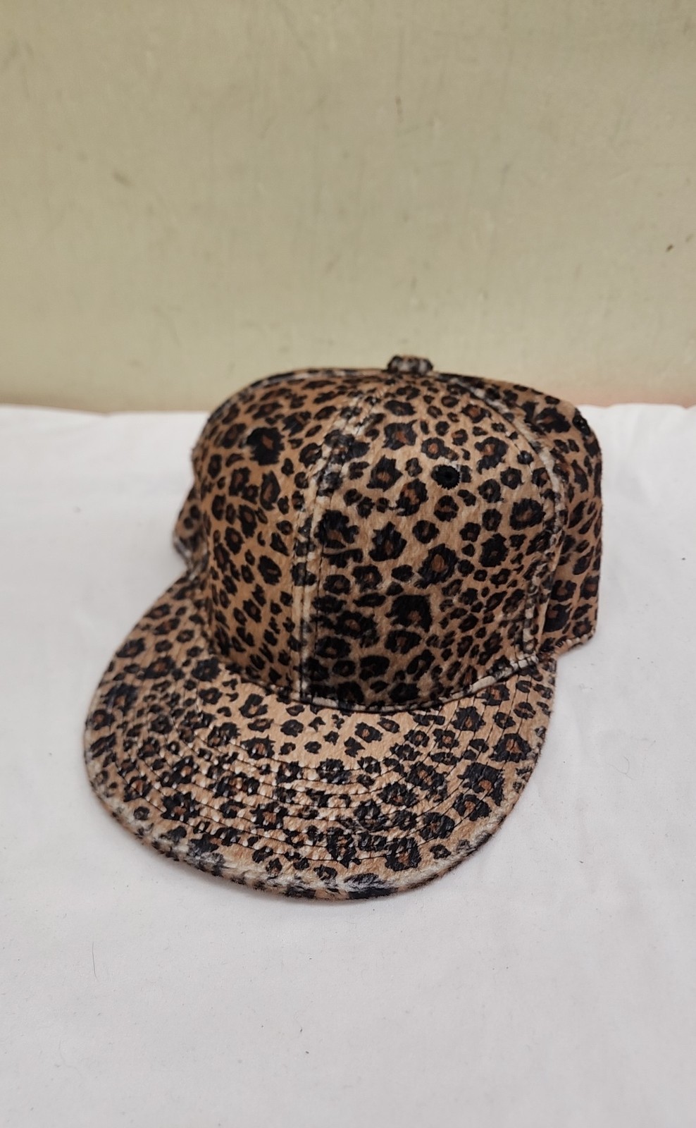 Size Adjustable Leopard Print Hat - image 1