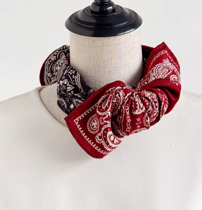 82% Cashmere 18% Silk 62X62cm Bandana Scarf Shape Red cashew Print Double sided - Image 3 of 4