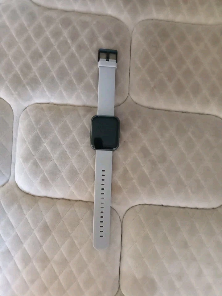 Pantalla táctil Noise Colorfit Ultra Ip68 Bt V5.1 Spo2 300 mAh 1,75 320x385 Px Foto 2 de 4