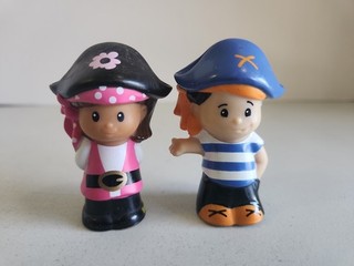 Fisher Price Little People Pirate Swashbucklers Mia & Koby Lot