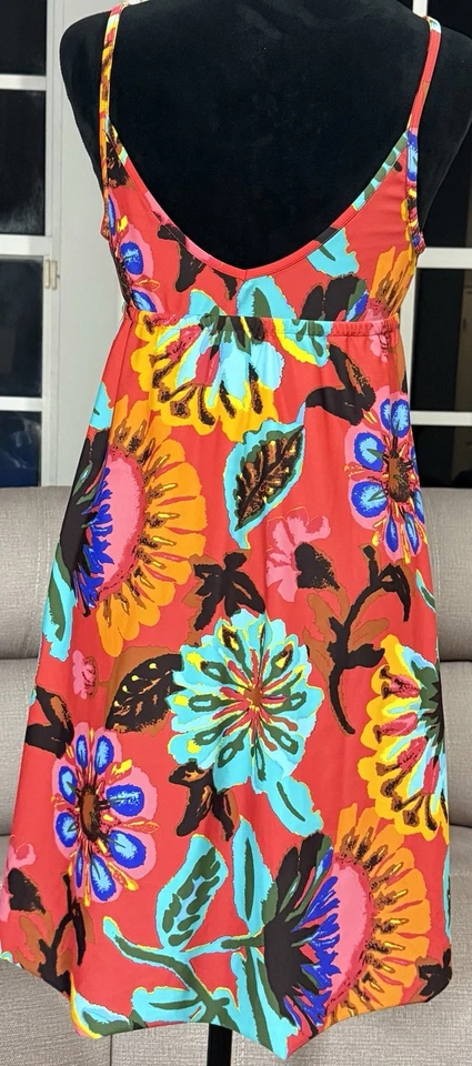 Lucky Brand, Vestido de Natación Rojo Estampado Grande Floral Encubrimiento, Talla Pequeña/Mediana Foto 3 de 4