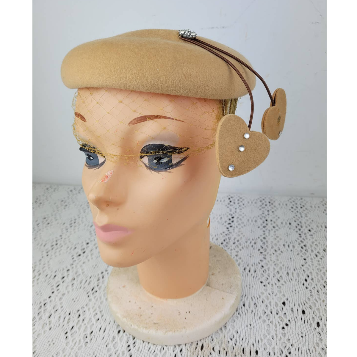 Vintage 1940s / 1950s Tan Wool Hearts Rhinestones Net Mesh 