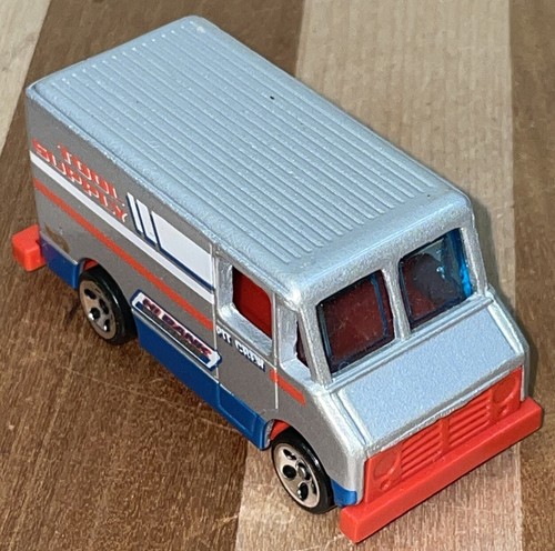 1998 HOT WHEELS “ PIT CREW TRUCK “ Loose Tool Supply (high Bank Racing) - Picture 5 of 10