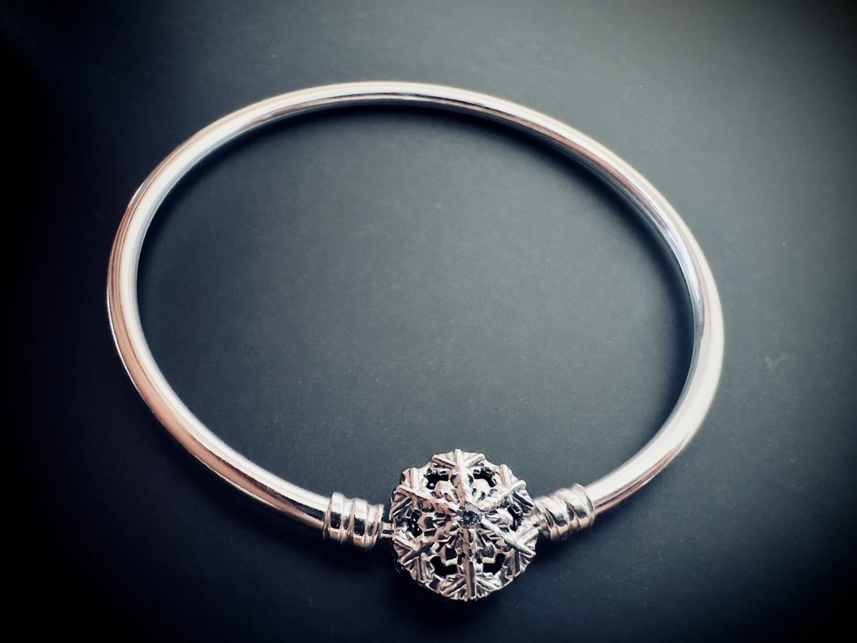 Original Pandora Moments Funkelnder Schneeflocken Armreif 