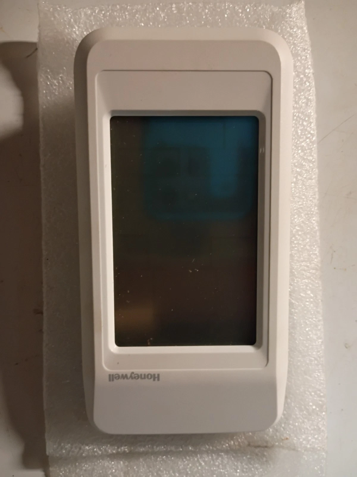 Honeywell REM5000R1001 Portable Comfort Control HVAC Redlink Thermostat
