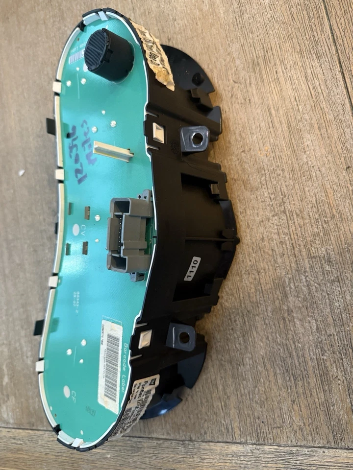 Cuadro de instrumentos velocímetro Pontiac G6 2005-2010 kilometraje 120.396 Foto 4 de 4