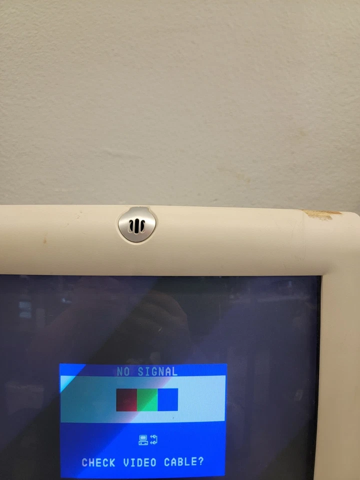 Compaq MV540 15-inch CRT VGA Gaming Monitor Retro - Image 4 of 4