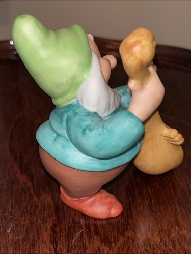 Disney Snow White & The 7 Dwarfs HAPPY Porcelain Figurine 3” Mint - Picture 4 of 5