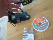 South Bend Graflex fishing reel fishing line & hooks  (lot#16466)
