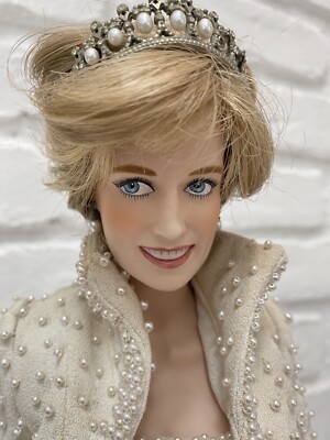 Franklin Mint Princess Diana Doll White Long Pearl Beaded Dress