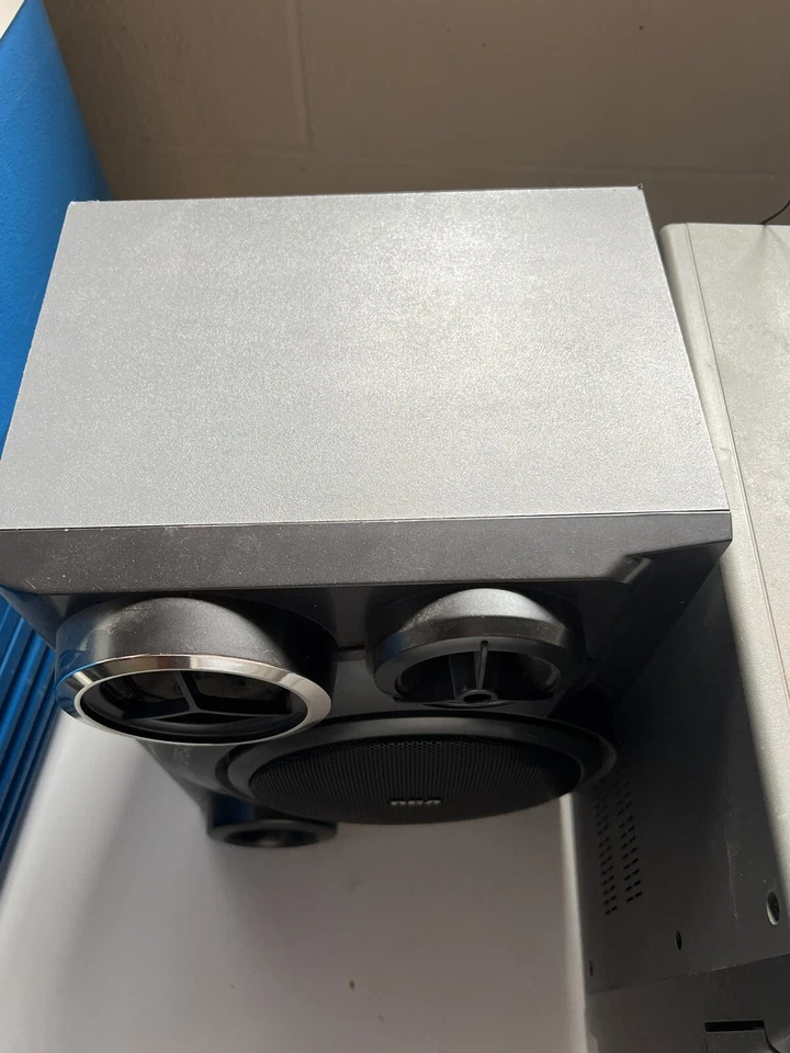 RCA Mini AM/FM Estéreo 5 CD/MP3 Cambiador No/Remoto Modelo RS2654 Foto 3 de 4