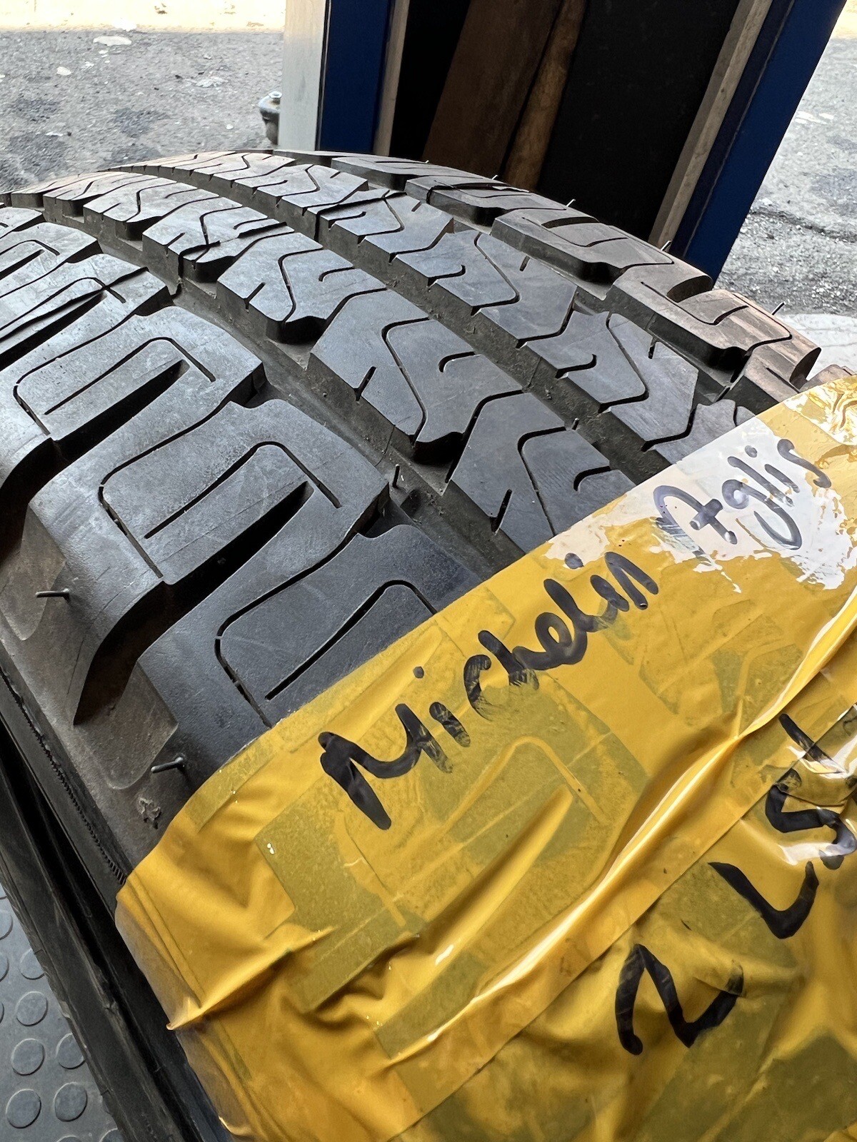 225-75-16c-michelin-aglis-8-45mm-116q-part-worn-tyre-dot-29-17-ebay