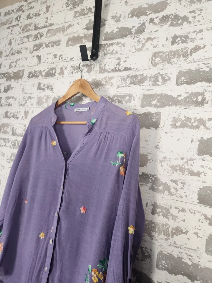Figueroa & Flower Tunic Top Size Small Purple Embroidered Floral Feminine Button - Image 3 of 4