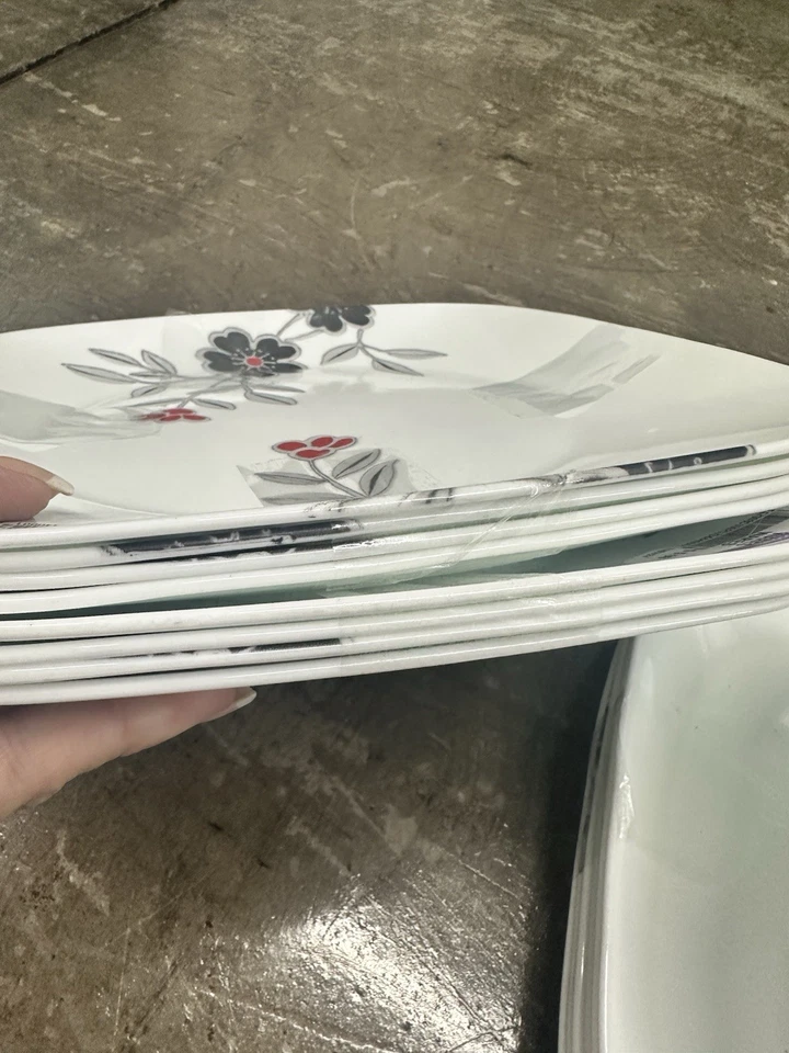 **Set of 13**Corelle Kyoto Leaves 4 dinner plates 3 bowls and 6 dessert plates  - Image 4 of 4