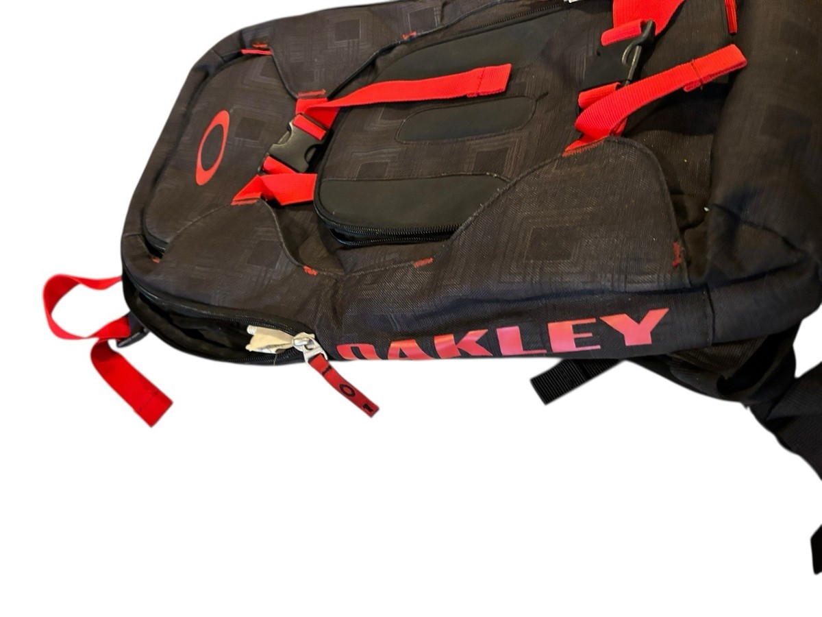 F*l様 Oakley バックパック レッド/ブラック Vintage Oakley Backpack Black Prism Red Hiking school Outdoors