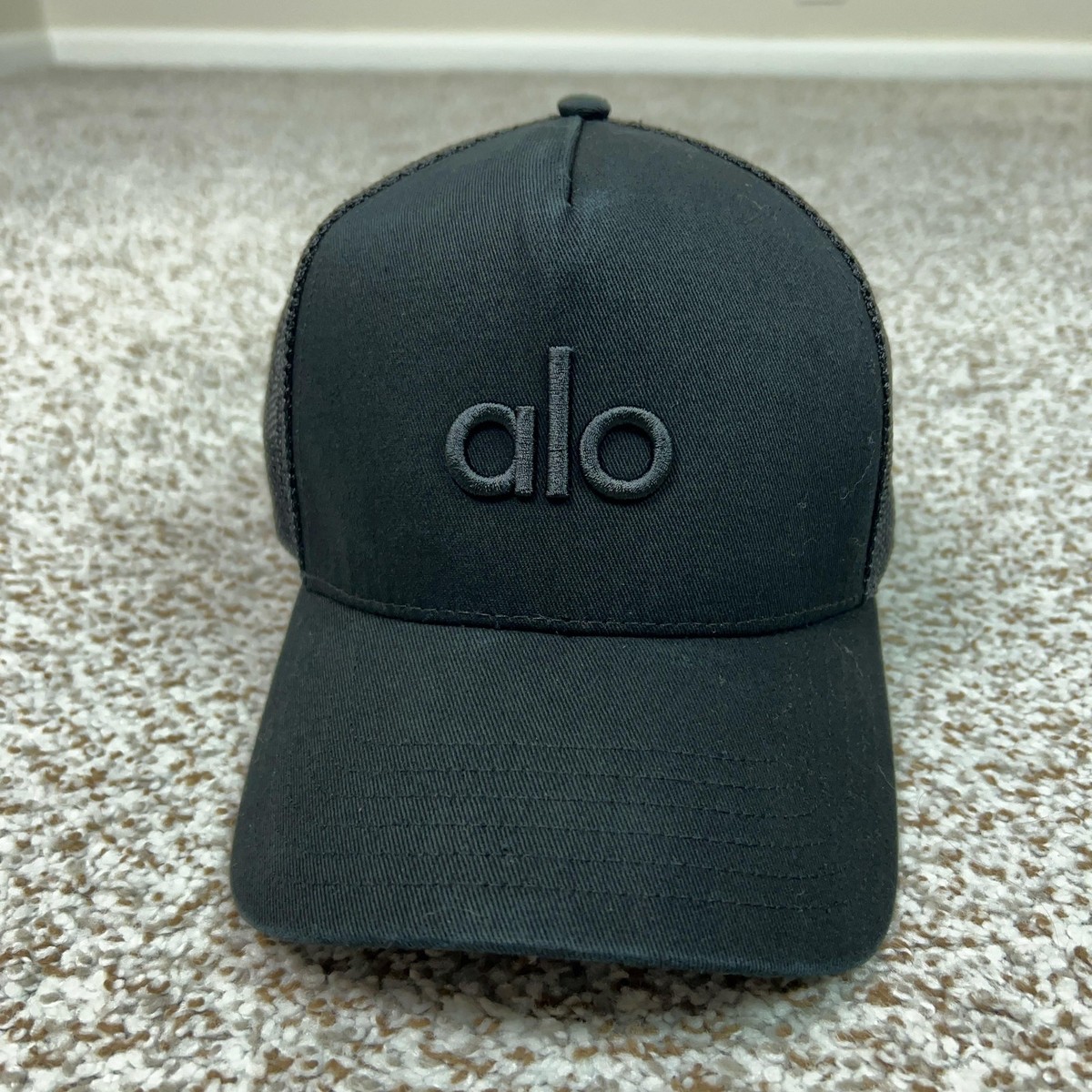 Alo Hat Cap Snap Back Mens One Size Black Mesh Trucker Logo Casual