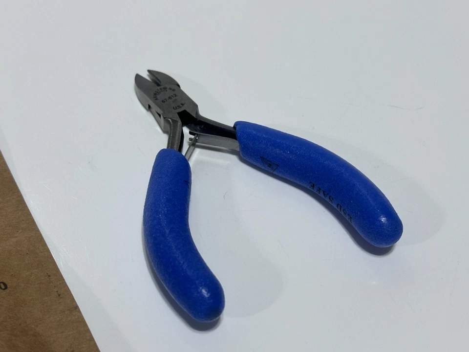 Nuevo de Lote Antiguo Armstrong Tools EE. UU. Mini AGARRE DE COJÍN AZUL Cortadores Diagonales Alicates, Seguro ESD Foto 4 de 4
