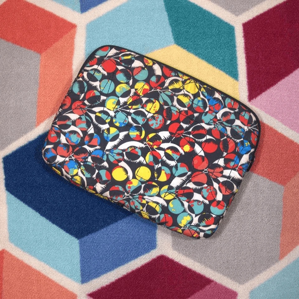 Estuche para portátil Marc by Marc Jacobs suministro estándar ropa de trabajo Foto 3 de 3