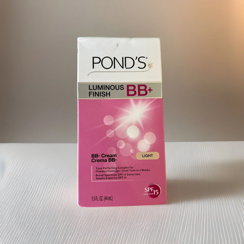 Crema BB Plus Acabado Luminoso Pond's RARA con tono FPS15 CLARO 1,5 oz. 06/16 Foto 3 de 4