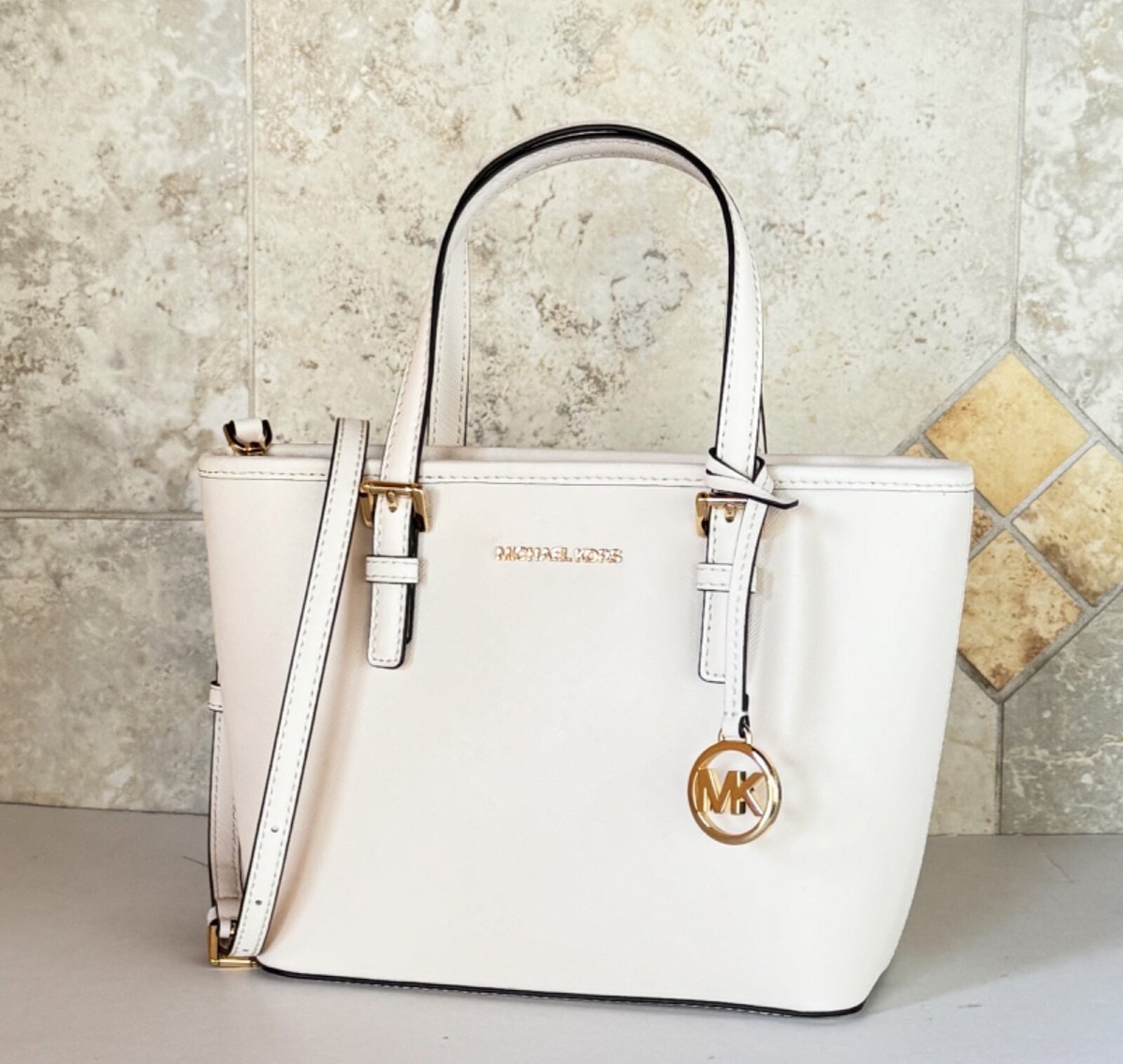 限定販売 Michael Kors★JST MD CARRYALL TOTE・A4収納可 即発 限定販売 Michael Kors☆JST MD CARRYALL TOTE・A4収納可 即発