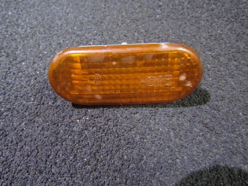 3b0949117b Seitenblinker (Kotflügelblinker) Vorne Rechts  Volksw DE126192-64