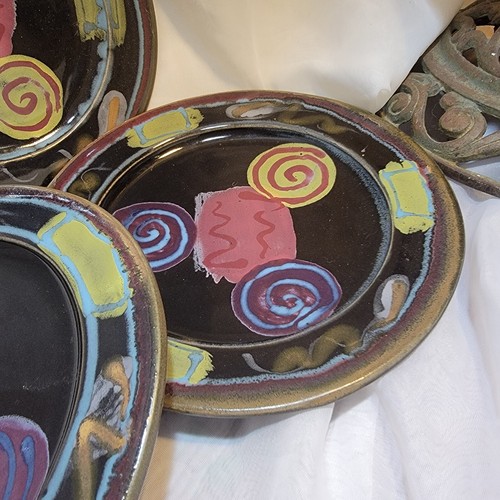 3 LASSER CERAMICS Salad Plates Marigold Poppy Pattern Signed Pottery - Set of 3 - Picture 3 of 9