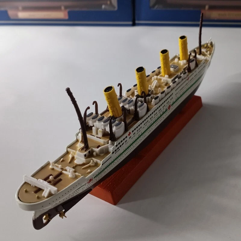 1:1250 Scale Alloy Diecast HMHS BRITANNIC Cruise Ship Model Steamboat Collection - Image 2 of 4