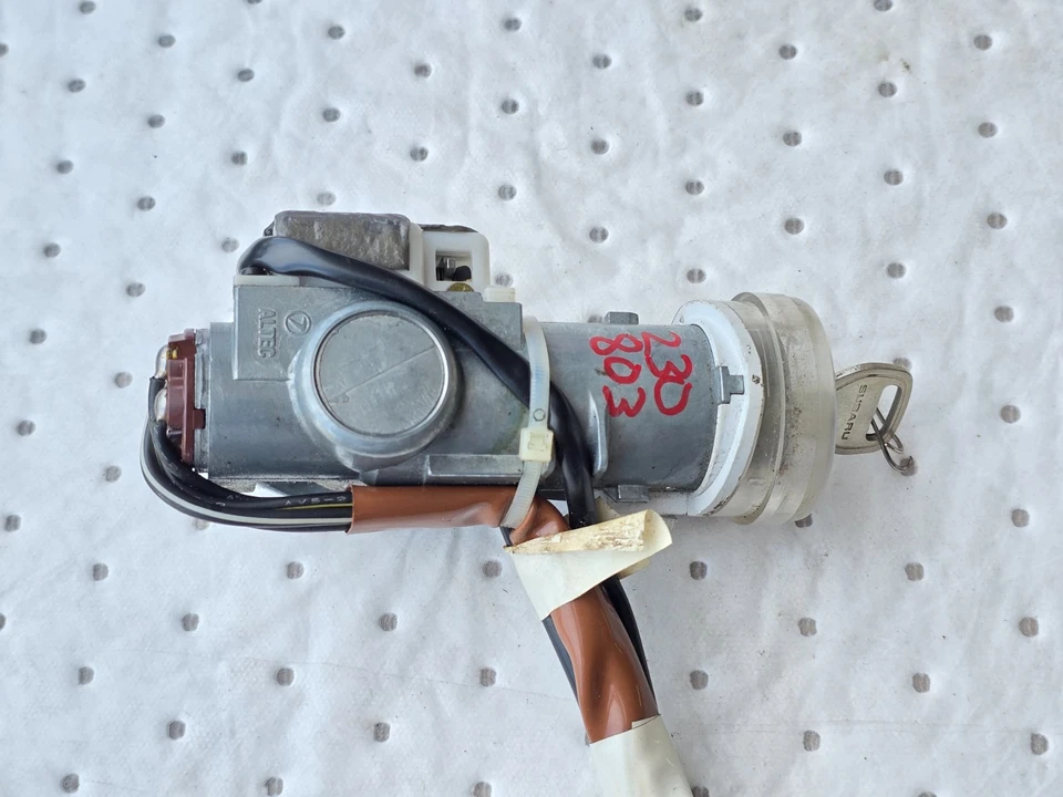 2003-2004 Subaru OUTBACK LEGACY IGNITION SWITCH LOCK CYLINDER W/KEY OEM - Imagem 3 de 4