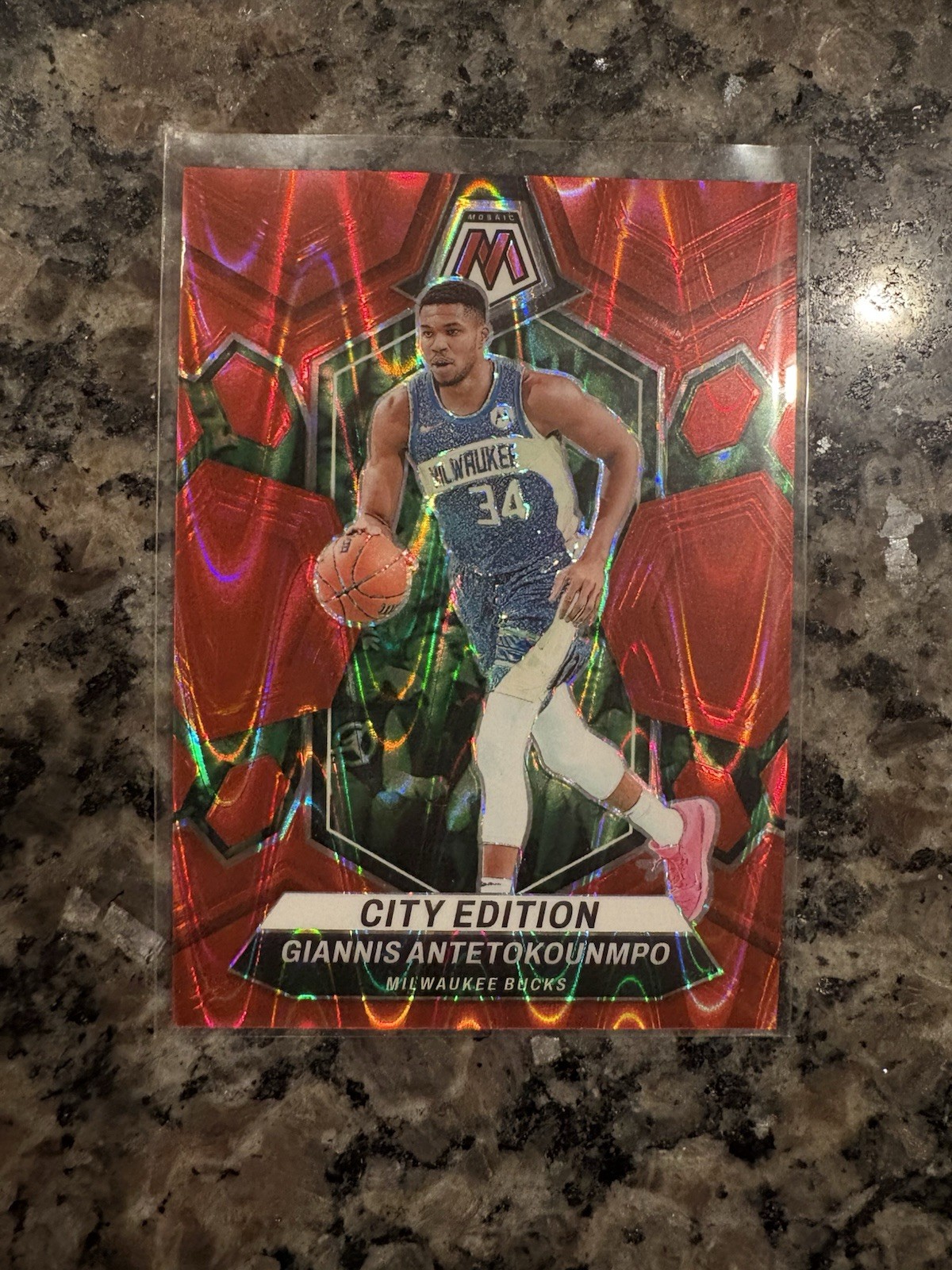 Giannis Antetokounmpo 2023-24 Mosaic Red Seismic Prizm /299 #279 Bucks