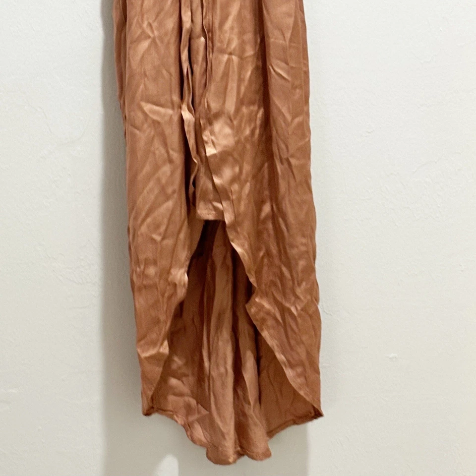 BLUE LIFE женщин коричневый атласный v-образным вырезом асимметричный кромки спортивное платье размер XS - Изображение 4 из 4