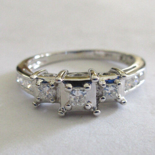 14K Gold Diamond Three Stone Ring Diamond=1/2 Carat F-VS2 - Picture 2 of 7