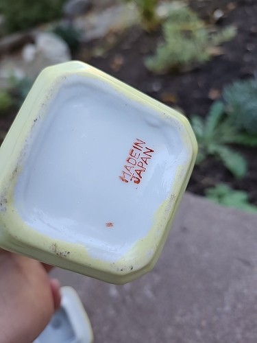 Vtg Ceramic CLOVES Spice Canister & Lid Yellow & White Hand Paint 4" Japan USS1 - Picture 7 of 10