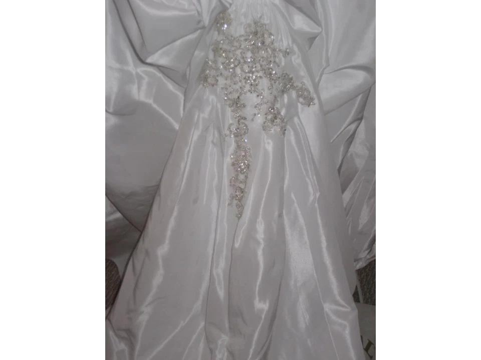 David's Bridal Wedding Dress Gown New Size 6 Style # WG3025 one shoulder taffeta - Image 3 of 4