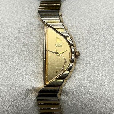 Seiko Half Moon 1F20-5D59 Women Watch 14mm Gold Tone Dial CRACKED CRYSTAL 6.25''
