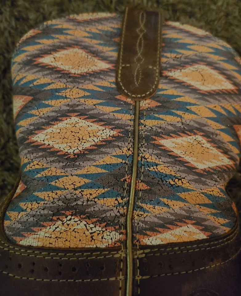 Ariat Women's Fatbaby Size 10B Herritage Western Boots  Aztec Pattern On Shaft - Image 4 of 4