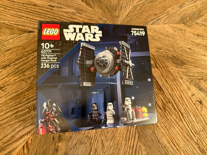 LEGO Star Wars 40771 GWP Imperial Hangar Rack Building Kit
