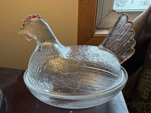 Vintage HON Clear Red Comb Hen Nest Covered Dish Indiana Glass Cottage Farm 7"