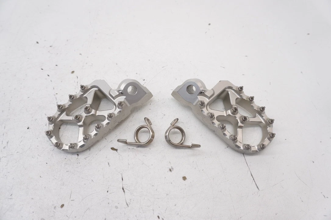 YZ250F YZ450F Flo Motorsports Pro Series Lowering Footpegs Silver Yamaha #1 M37