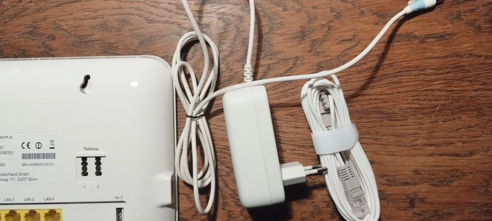 Deutsche Telekom Speedport W 724V 1300 Mbps WLAN-Router - Bild 4 von 4