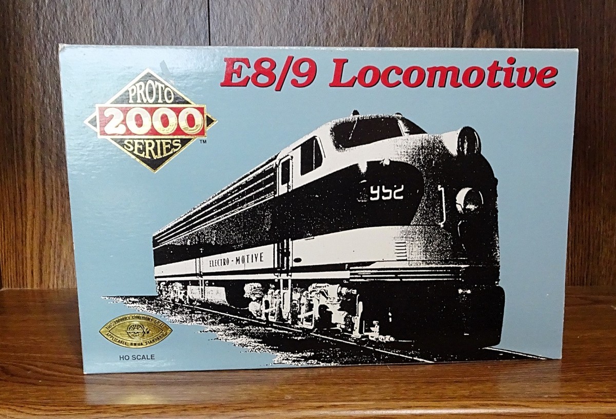 Life-Like HO Proto 2000 Series EMD E8/9 Union Pacific Locomotive