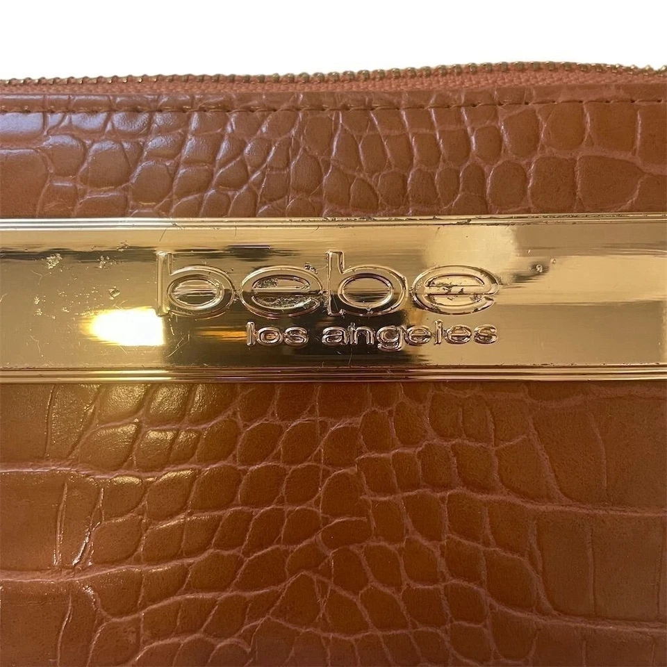Cartera Bebe Abigail Croco Cremallera Alrededor Cuero Sintético Camel Estampado Animal Logo Foto 3 de 4