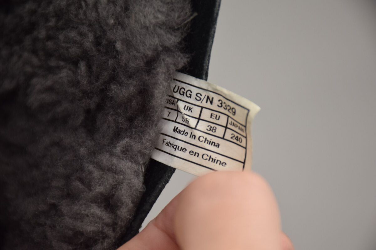 靴 UGG Australia Women's Clovis 3329 UGG Australia Women's Clovis 3329 Zip Studded Shearling