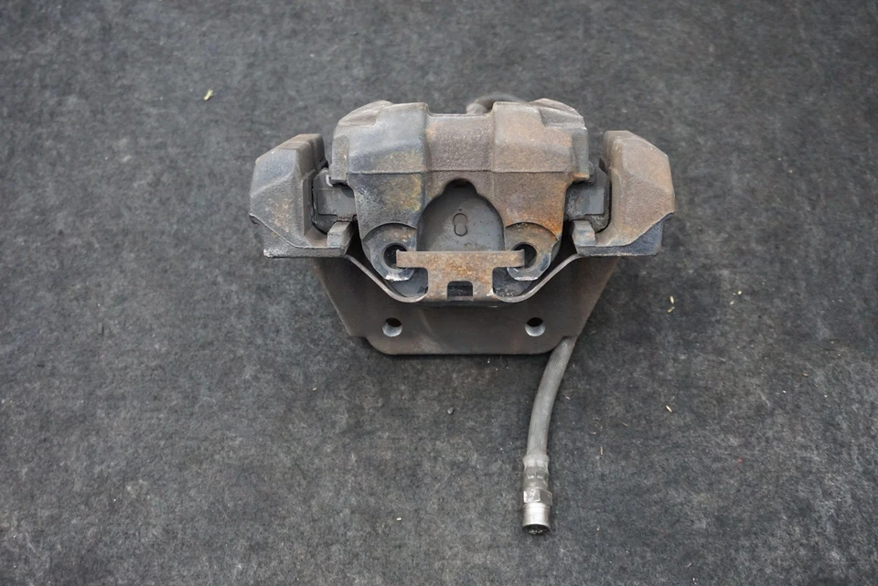 Juego 2 Pinzas y Soporte Freno Trasero Izquierdo Derecho 34216786831 BMW 760i F02 2010-14 Foto 2 de 4