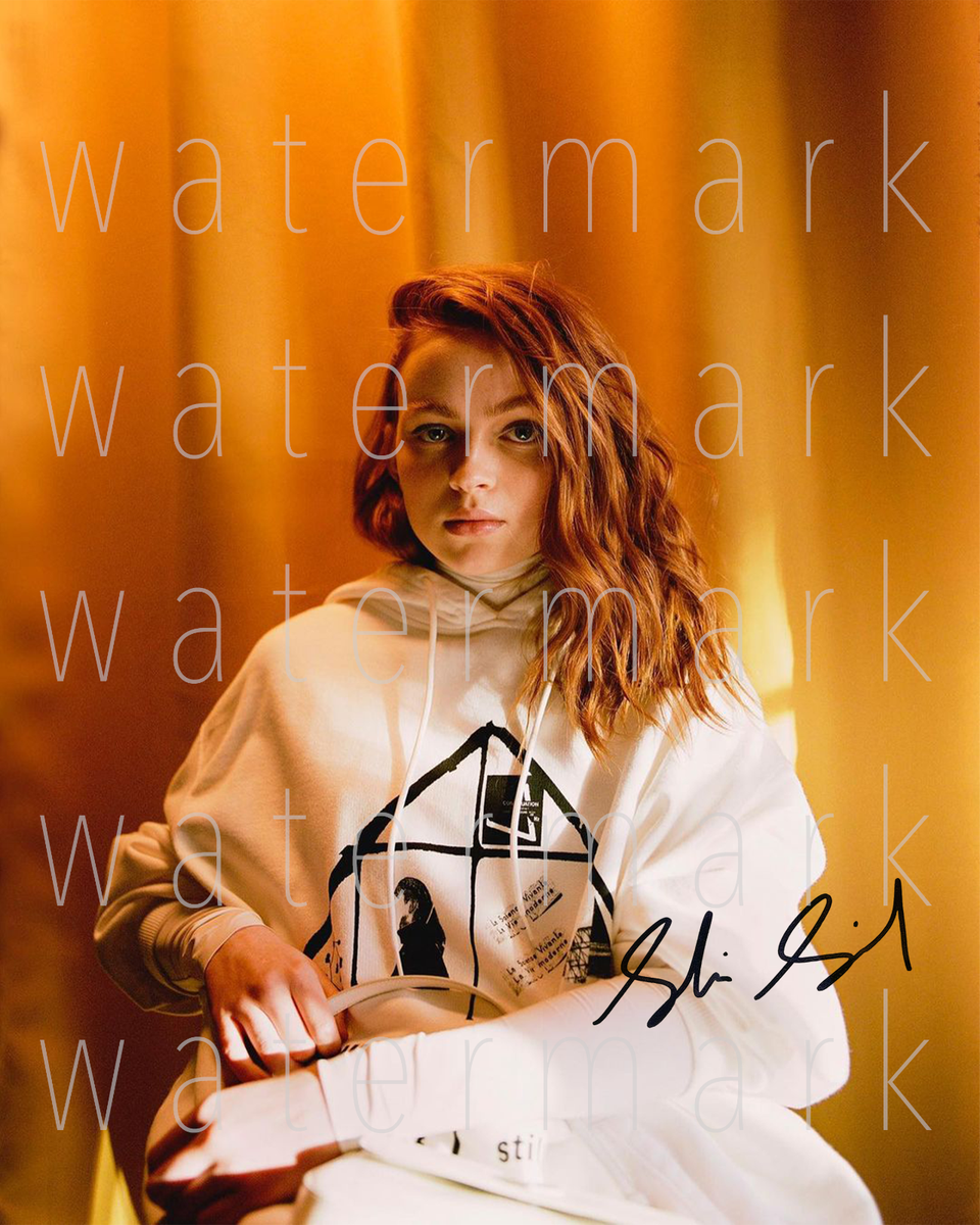 Sadie Sink signed sexy hot beautiful 8X10 photo picture poster