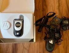 Motorola RAZR V3m V Cast Flip Cell Phone In Original Box W/Accessories