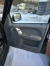 2003 2007 Jeep Liberty Front Door Trim Panel RH Passenger GRAY