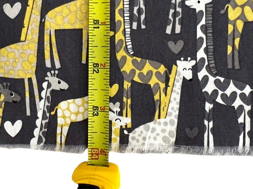 Giraffa Love Tessuto Giungla Grigio Giallo Animali Cuori Bambini Novità 1+Yd x 39"W - Foto 3 di 11