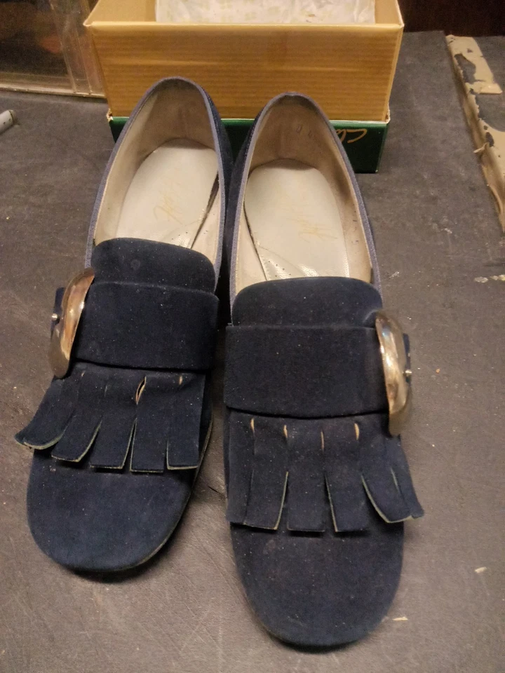 Vintage Saks Fifth Ave Women's Seude palace Shoeshies Mod 1960's - Image 2 of 4